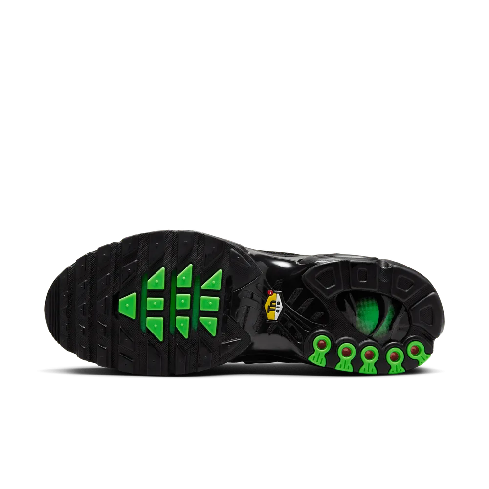 0A0A0A_Nike-Air-Max-Plus_BLACK-GREEN-STRIKE_IB3075-001_img1