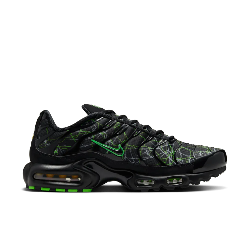 0A0A0A_Nike-Air-Max-Plus_BLACK-GREEN-STRIKE_IB3075-001_img2