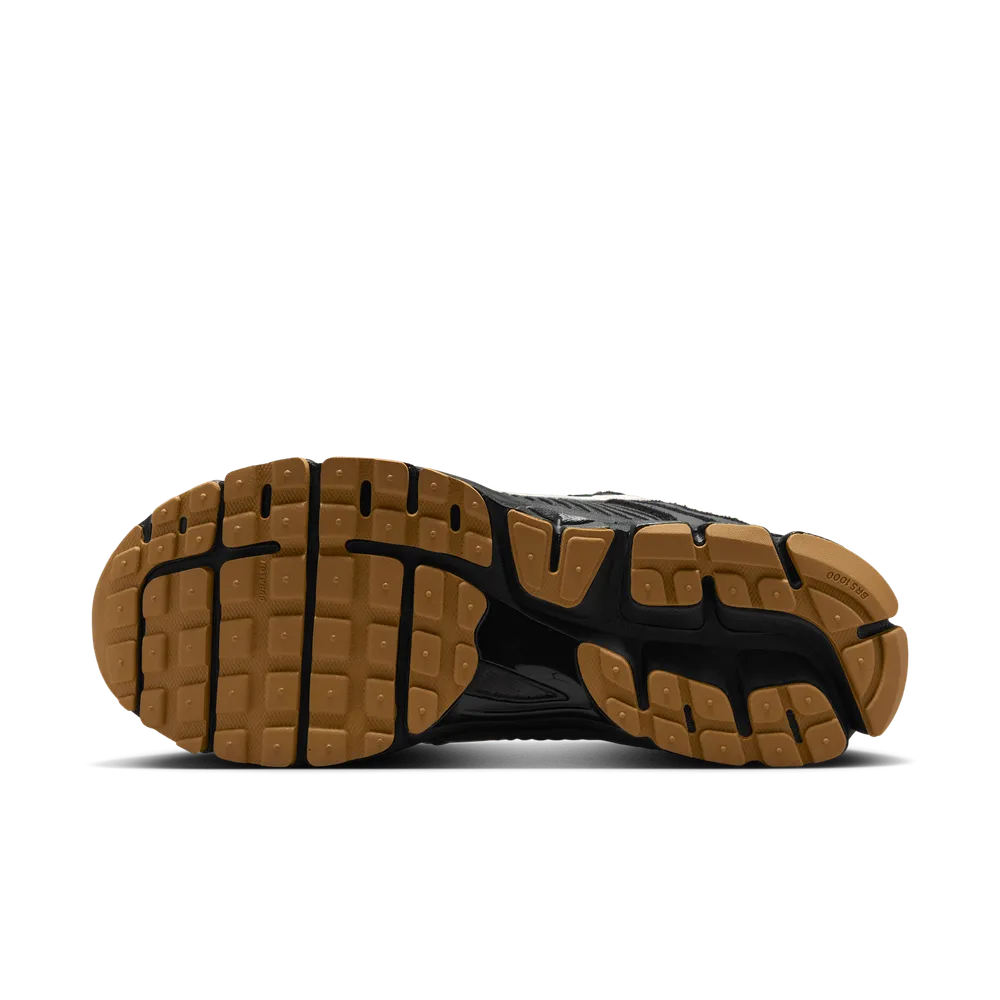 000000_Nike-Zoom-Vomero-5_BLACK-GUM_IB4005-010_img1