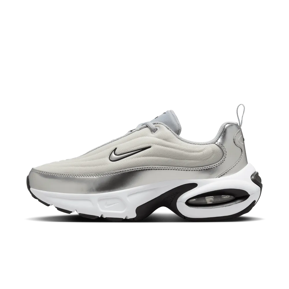 7D7E7E_Nike-Air-Max-Portal-SE-WMNS_METALLIC-SILVER-PHANTOM_HM0256-001_img0