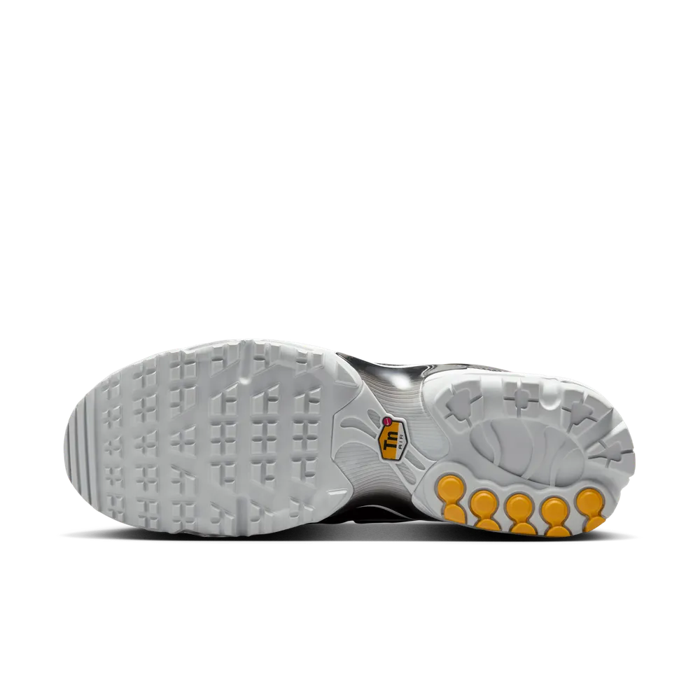 000000_Nike-Air-Max-Plus-Golf_BLACK-WHITE_FZ4150-001_img1