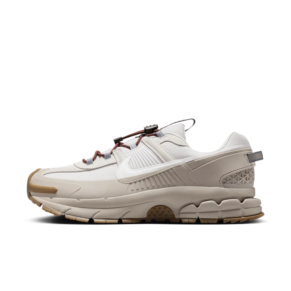CBC1B9_Nike-Zoom-Vomero-Roam_College-Grey-Gum_HV4294-009_img0
