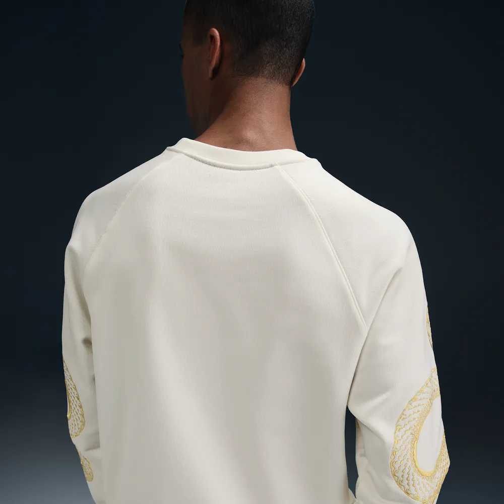 DEDAD5_Nike-Kobe-Therma-FIT-Crewneck_YEAR-OF-THE-SNAKE-SAIL_HQ4697-133_img1
