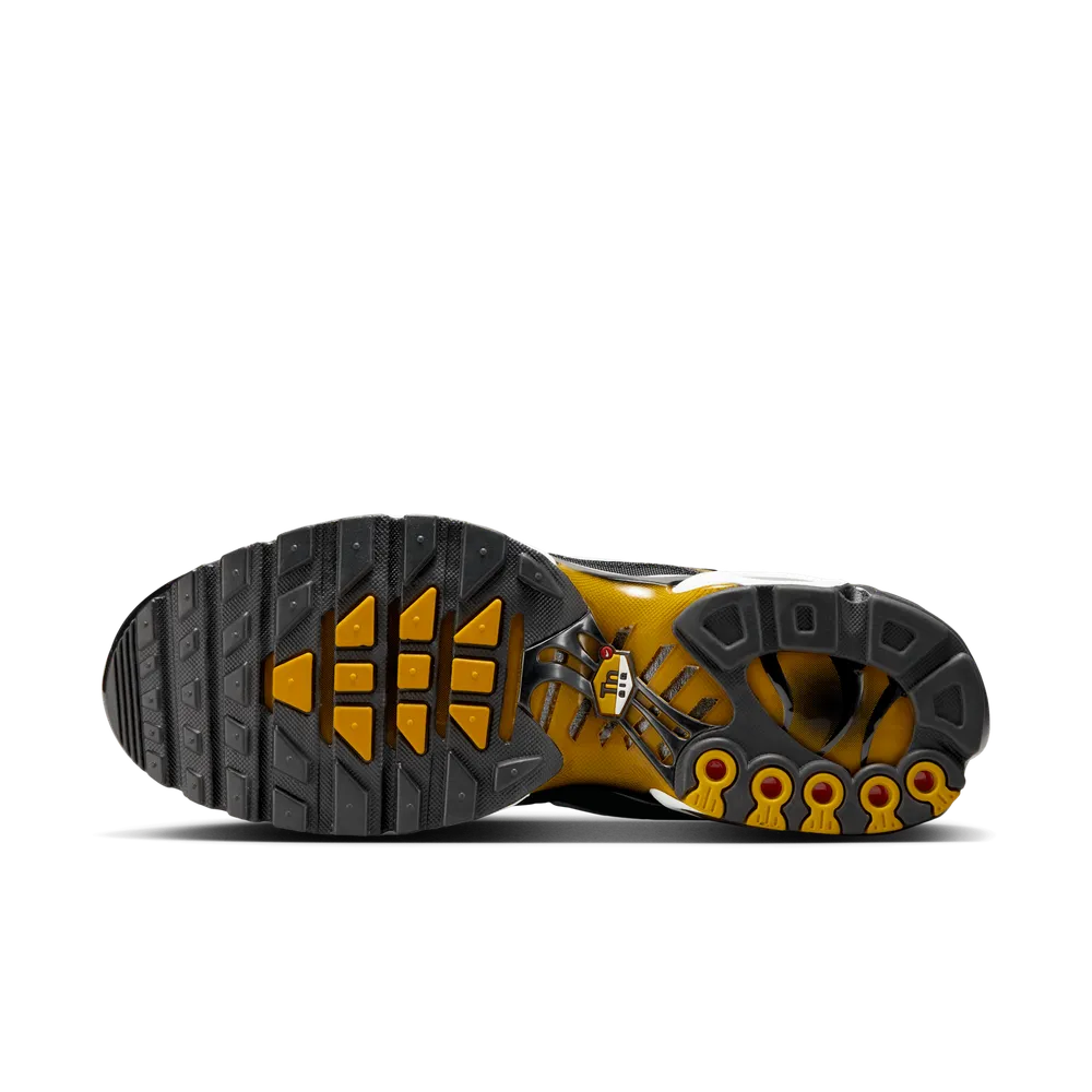 9A7C23_Nike-Air-Max-Plus_BLACK-UNIVERSITY-GOLD_DM0032-013_img1