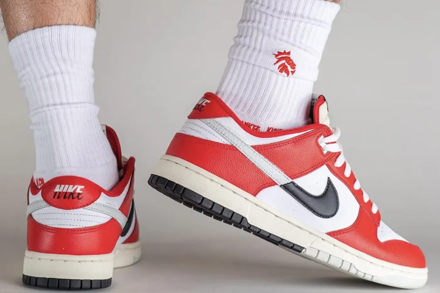 nike dunk low chicago split
