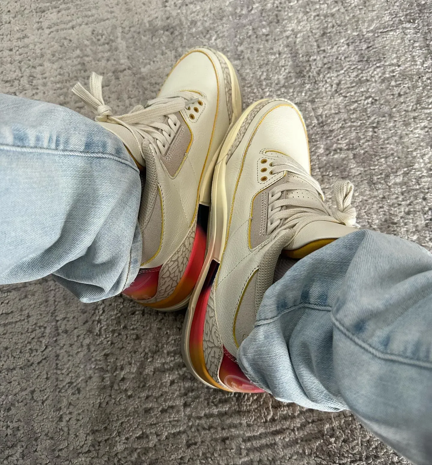 j balvin air jordan 3 medellin sunset FN0344-901