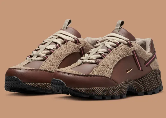 jacquemus-nike-air-humara-brown 1.webp