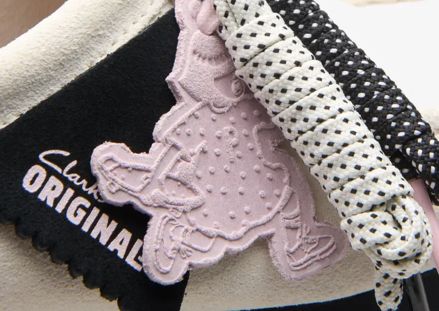 large visual clarks et paperboy reinventent la wallabee