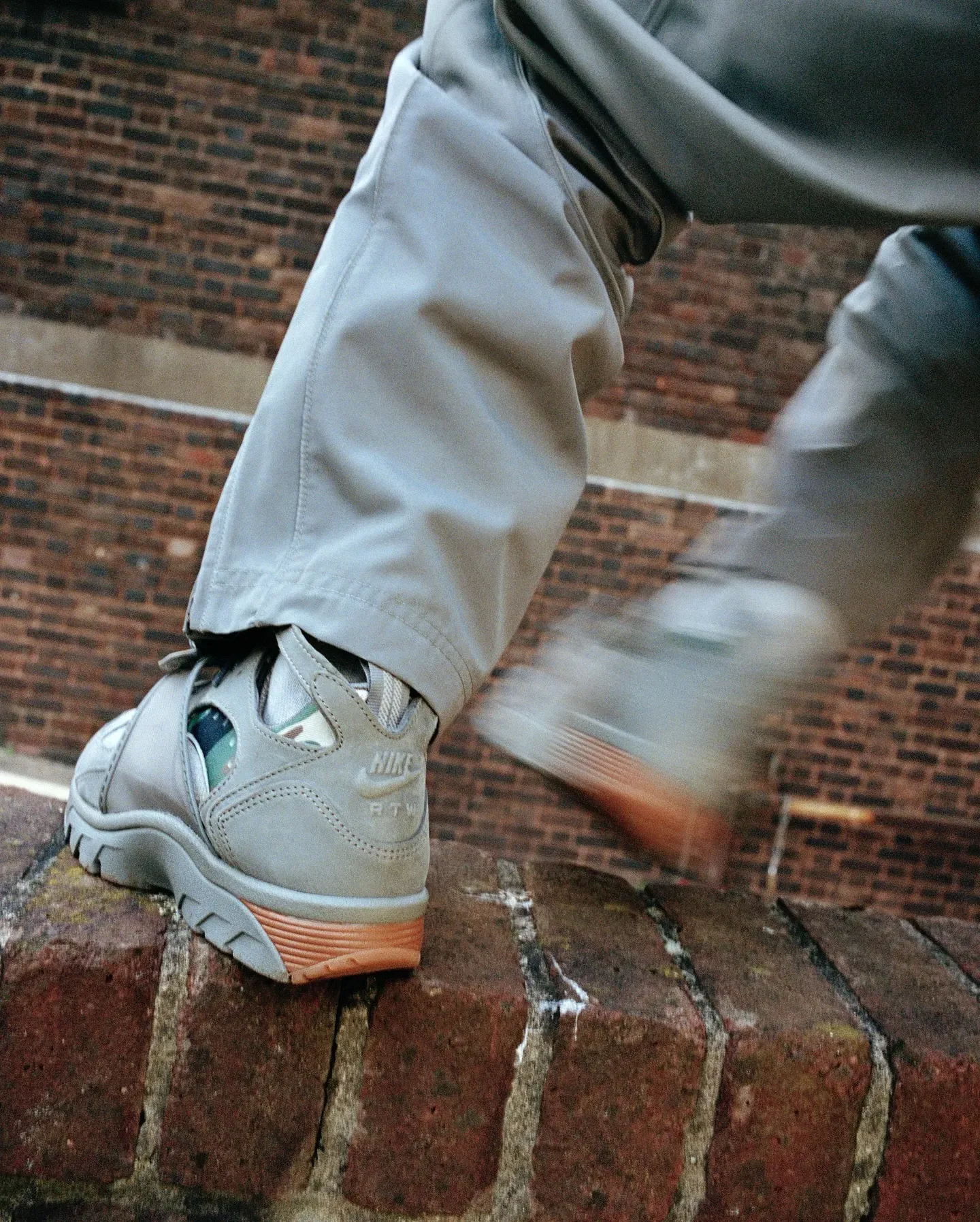 Corteiz x Nike Air Traner Huarache Flat Pewter 2