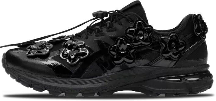 media/05PTK1eQWmFe/tmpcecilie-bahnsen-asics-gel-terrain-black-1203A526-001.webp-2000x2000.webp