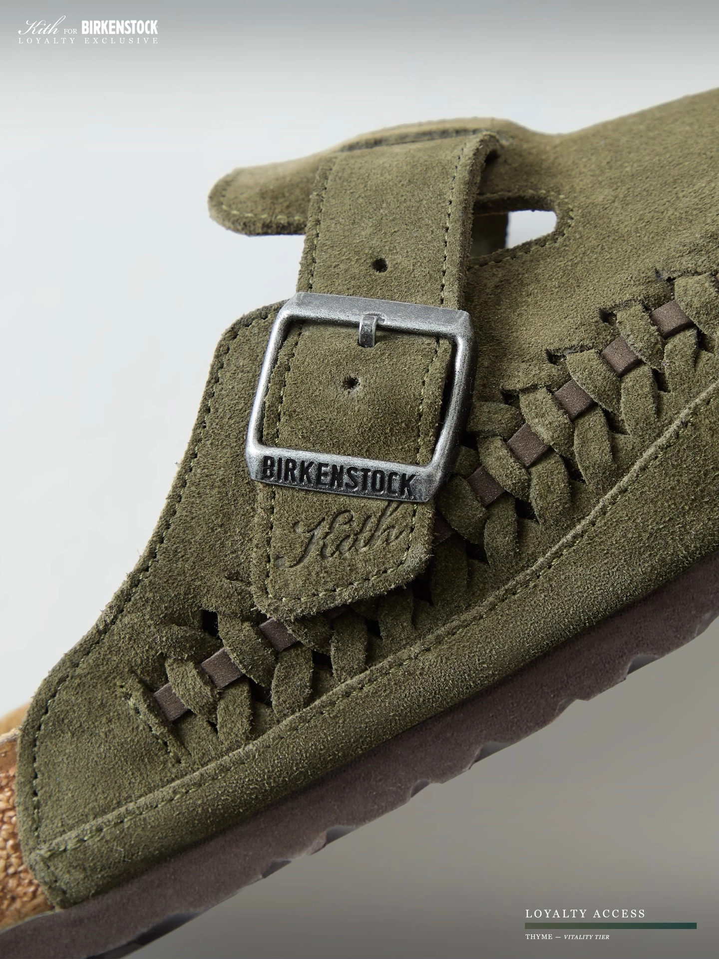 Sandale Kith x Birkenstock olive avec boucle métallique et détails tressés