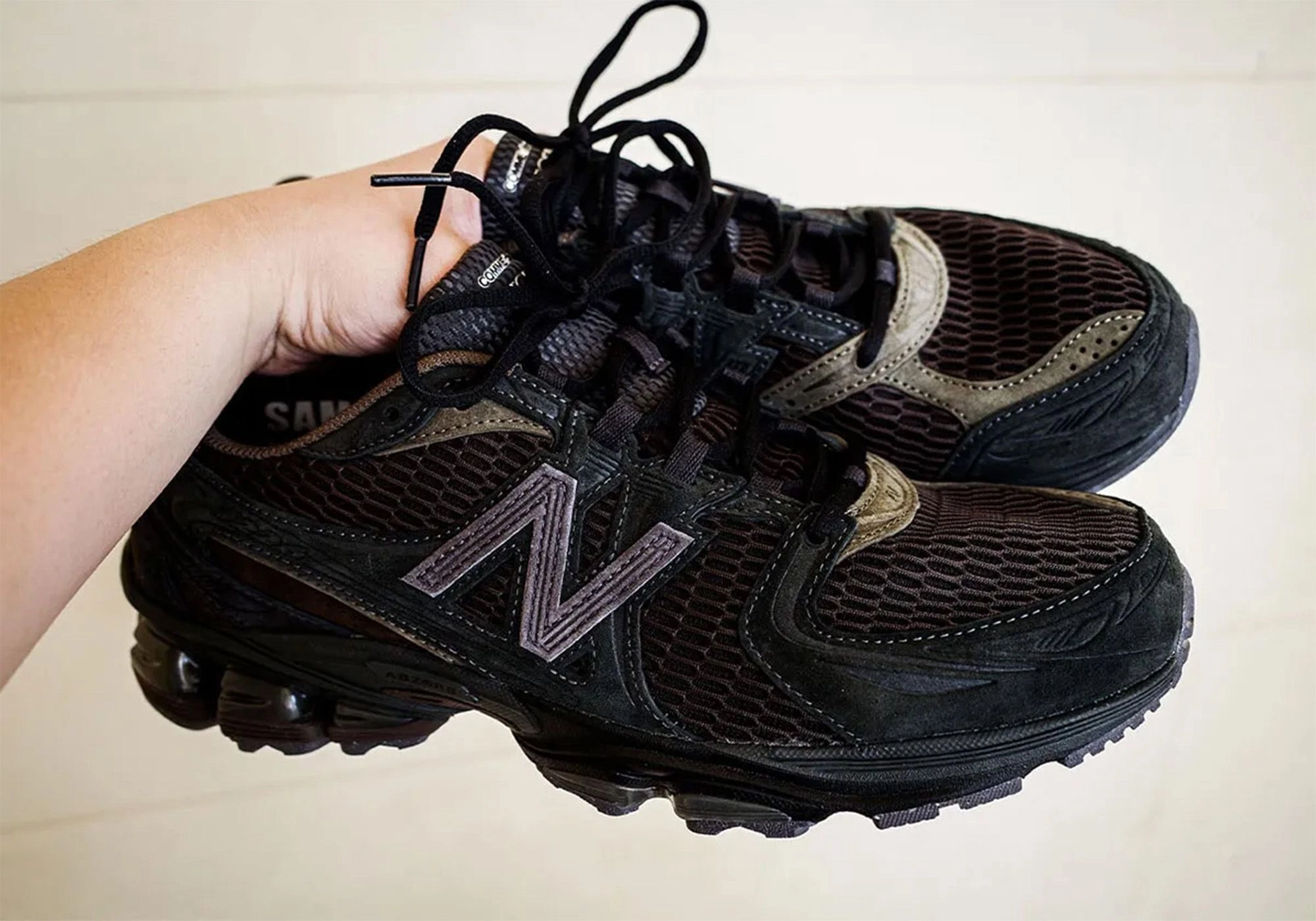 Paire New Balance 1226 x COMME des GARÇONS HOMME vue de trois quarts