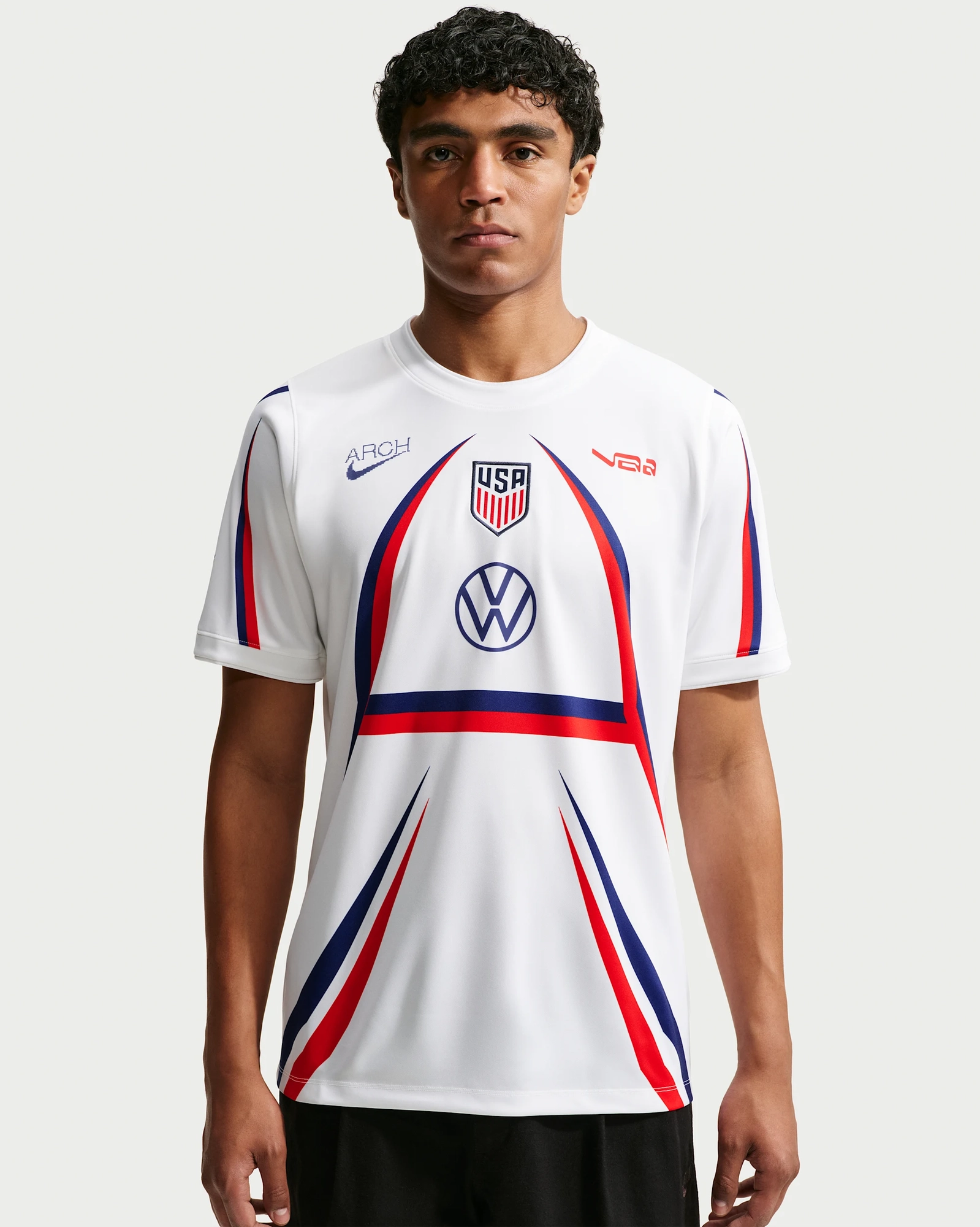 vaa-x-nike-t-shirt-ih1696-100
