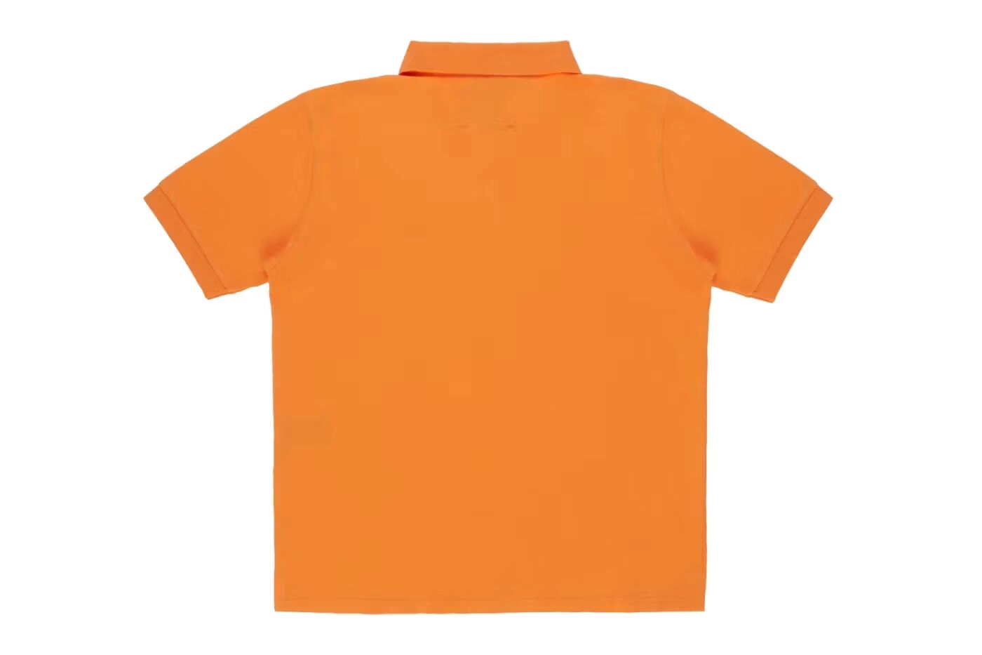 Polo Supreme orange de la collection Nahmias vu de dos sur fond blanc