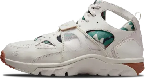 image de Corteiz x Nike Air Trainer Huarache Light Bone FQ8793-002