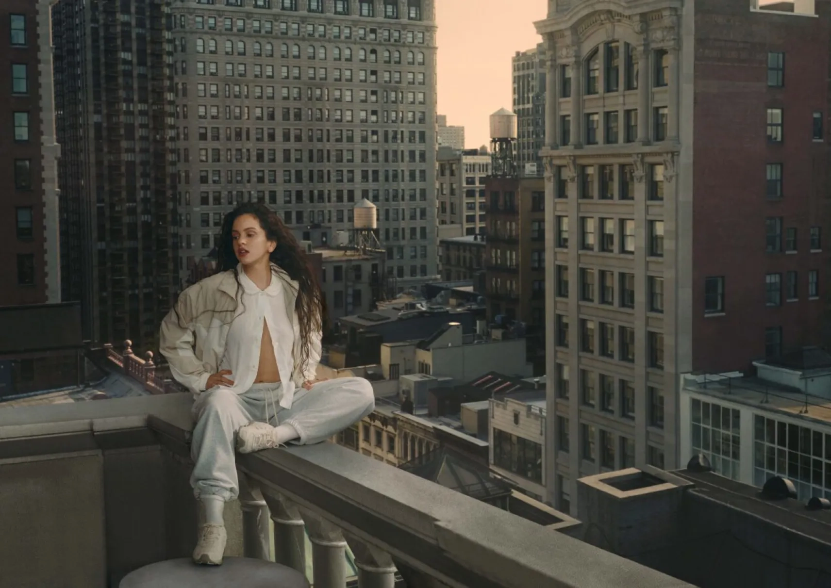 New Balance dévoile la 204L : entre minimalisme rétro et allure maitrisée