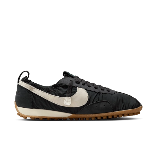 jacquemus-nike-jacumoon-off-noir-hv8547-001_KtDIvP