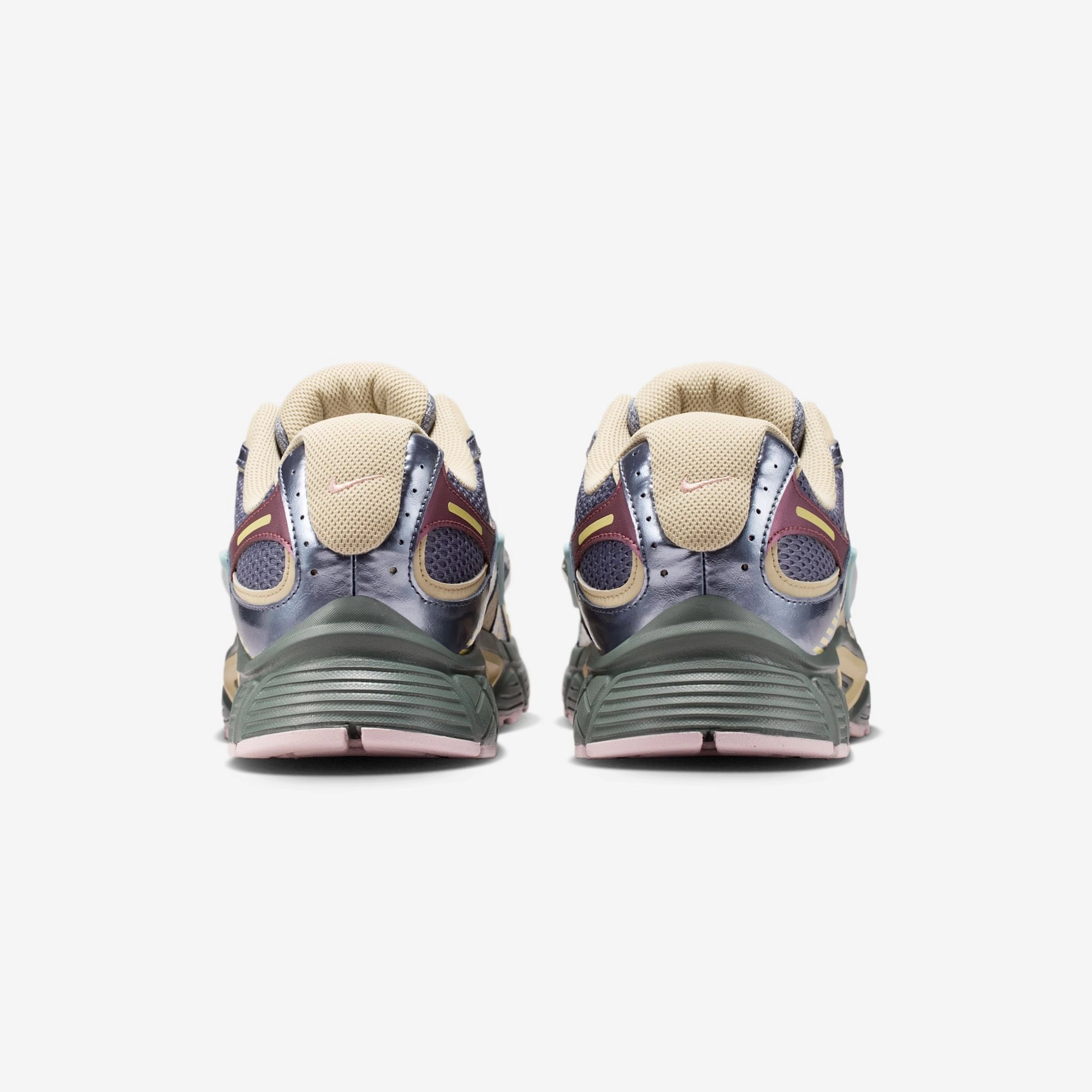 A Ma Maniere Nike V5 RNR IU3431