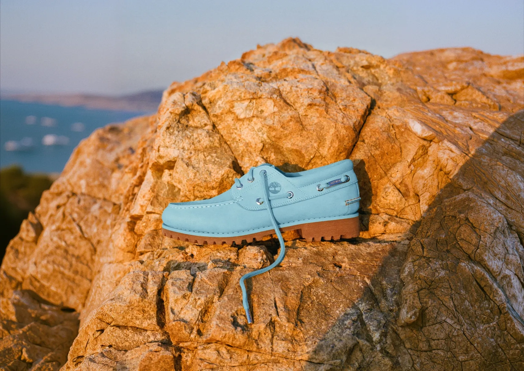Jacquemus poursuit sa relecture de la Timberland 3-Eye Lug Boat Shoe