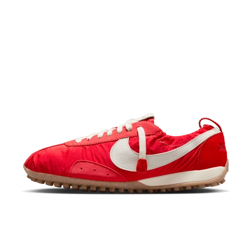 jacquemus-nike-moon-shoe-university-red-hv8547-001