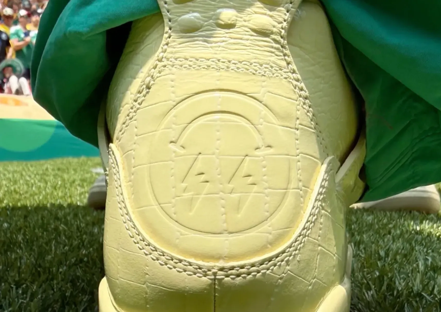 J Balvin présente sa troisième Air Jordan 4 lors du Mondial 2026