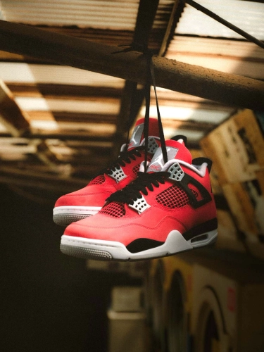 date-de-sortie-de-la-air-jordan 4-toro-bravo-« fire-red-and-black »-fq8138-600