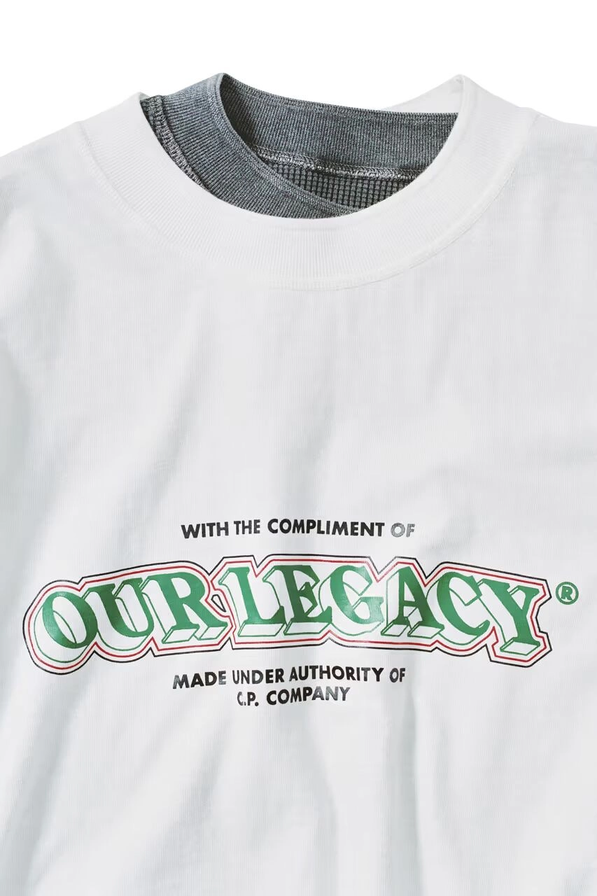 T-shirt blanc avec logo Our Legacy et col gris superposé de C.P. Company