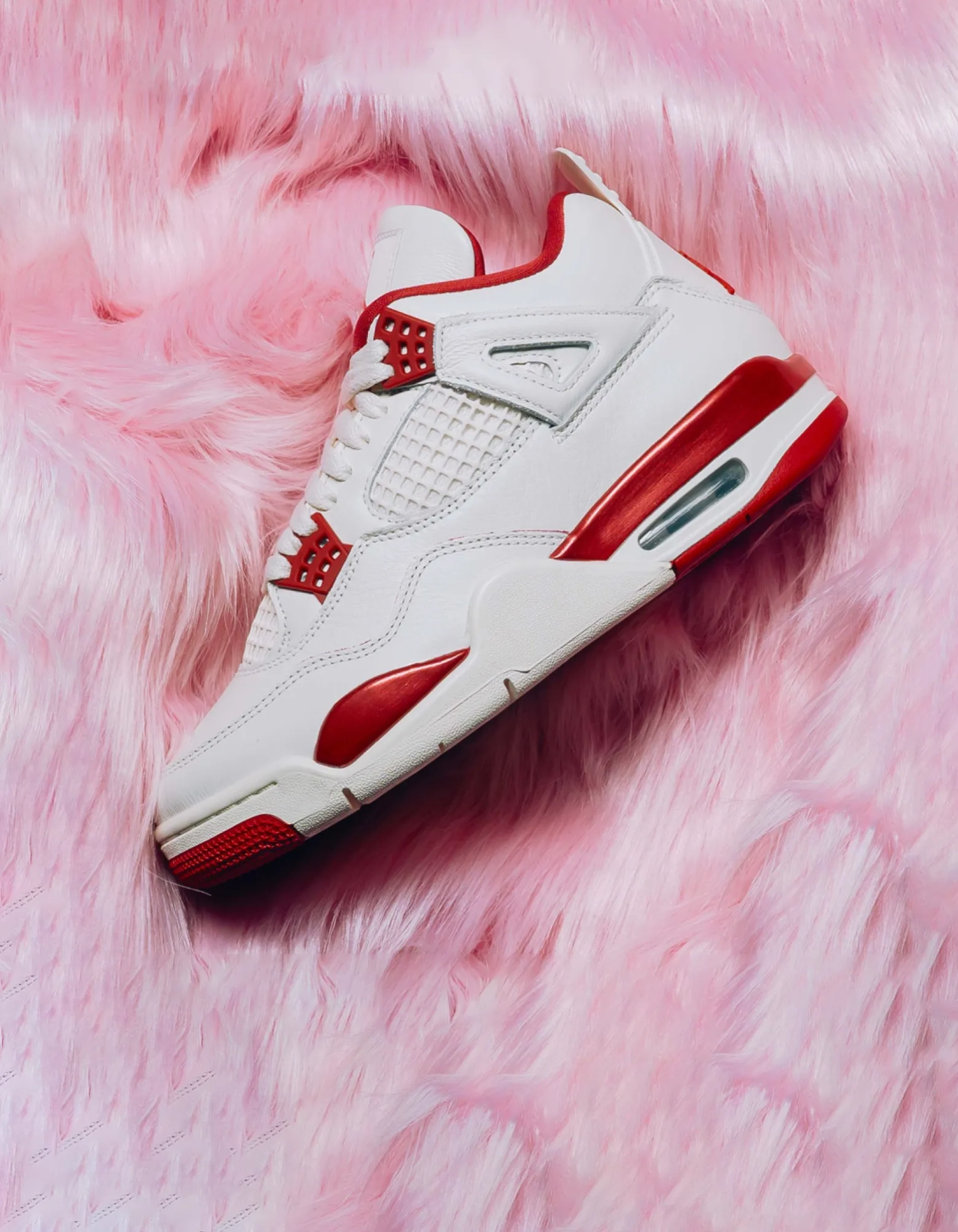 Air Jordan 4 Sierra Red
