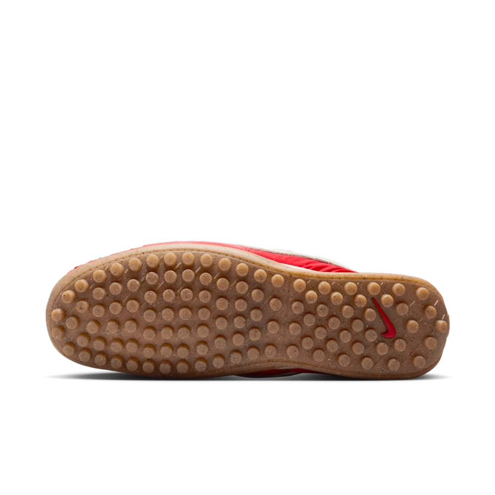 jacquemus-nike-jacumoon-university-red-hv8547-600