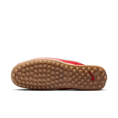 jacquemus-nike-jacumoon-university-red-hv8547-600