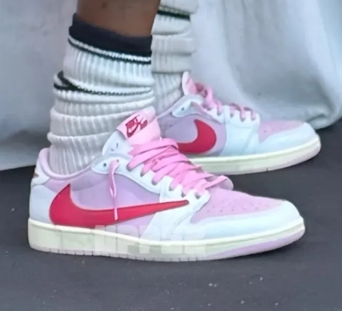 image de Travis Scott Air Jordan 1 Low Shy Pink DM7866-106