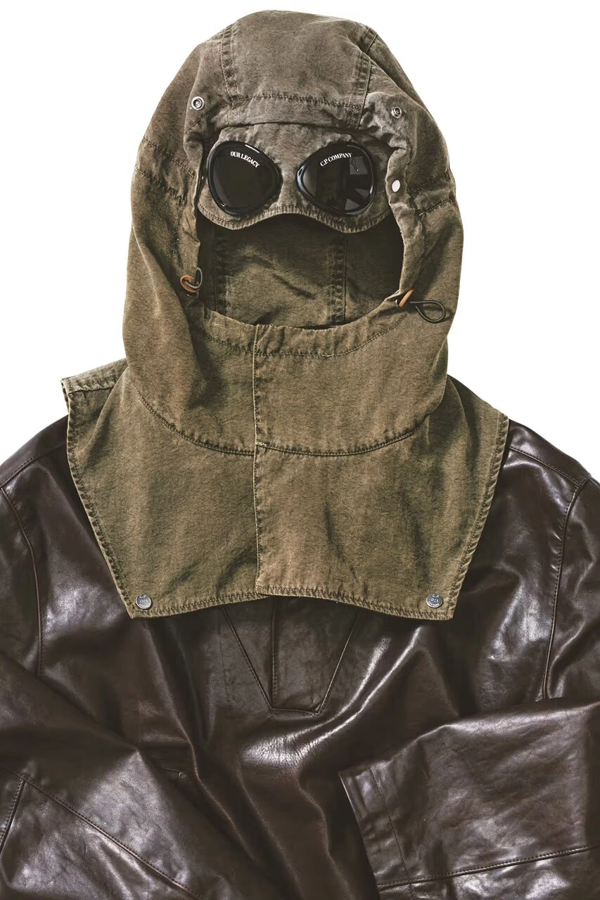 Veste brune avec capuche kaki et lunettes intégrées de CP Company x Our Legacy