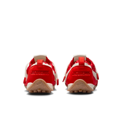 jacquemus-nike-jacumoon-university-red-hv8547-600.webp