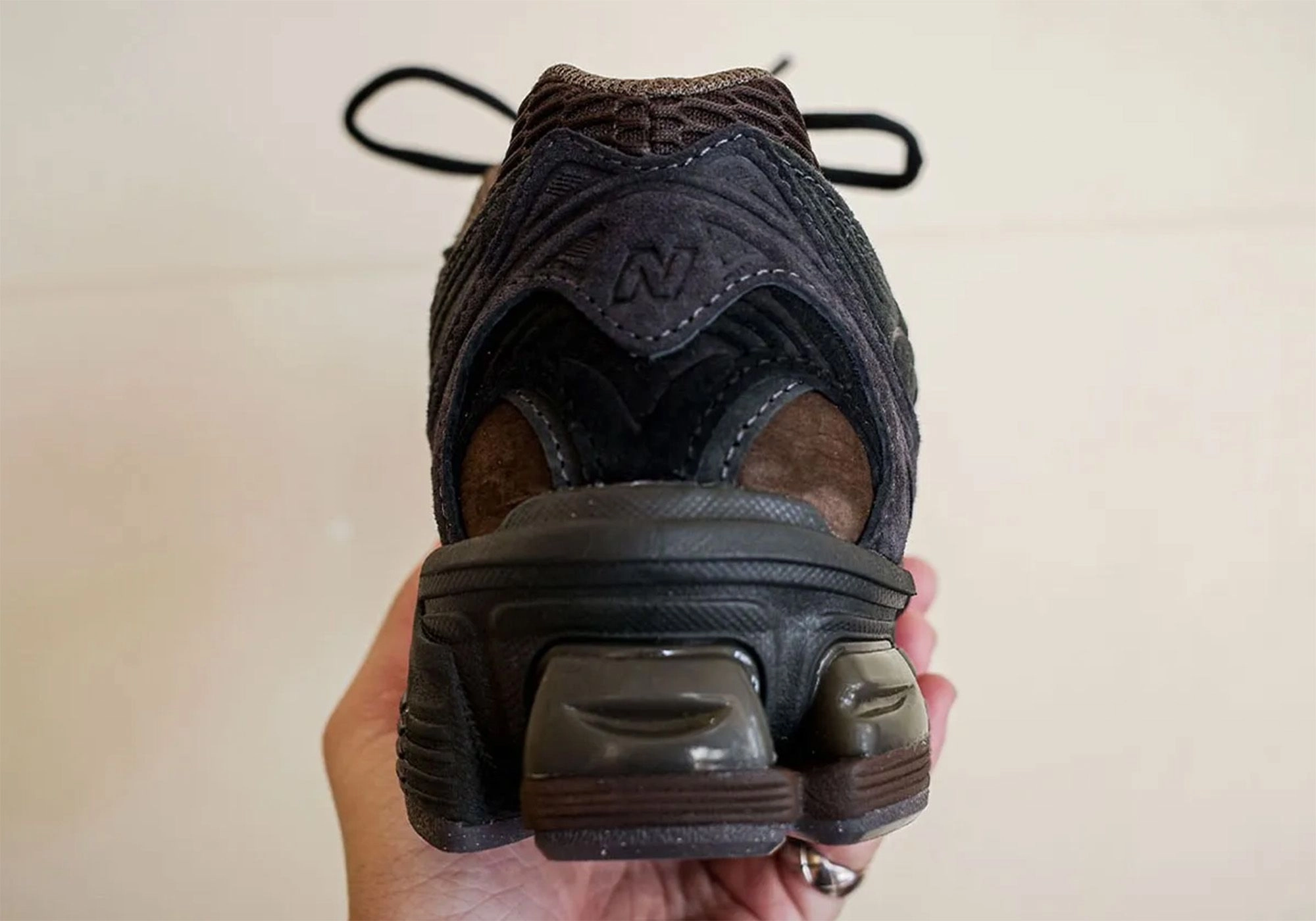 Talon de la New Balance 1226 CDG HOMME et son unité ABZORB SBS