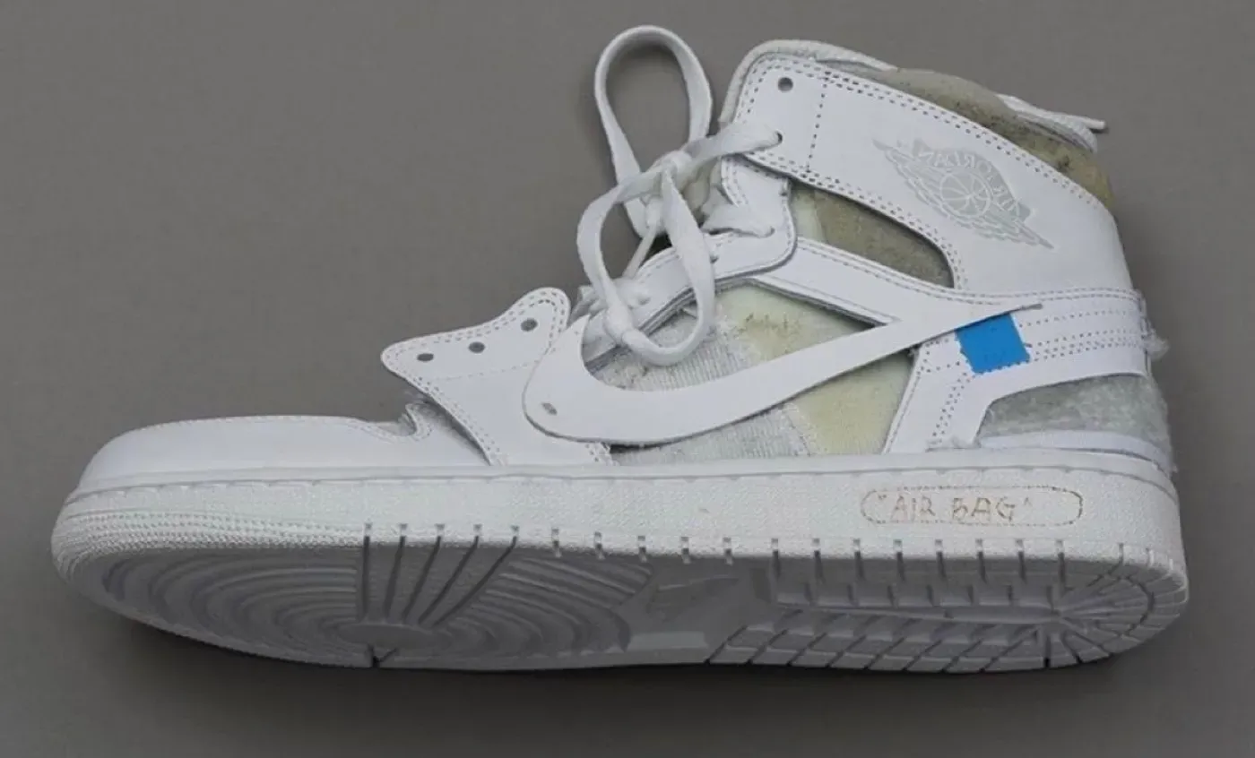 media/oMhFNchM250v/tmpoff-white-air-jordan-1-high-og-white-aa3834-100.webp-2000x2000.webp