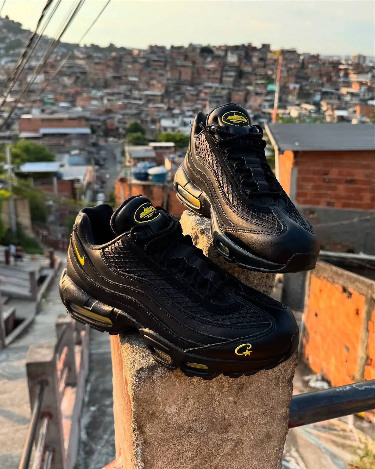 corteiz x nike air max 95 honey black fb2709-003