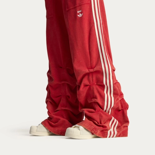 Pantalon_de_survetement_plisse_adidas_by_Avav_Rouge_JP4852_42_detail.jpg