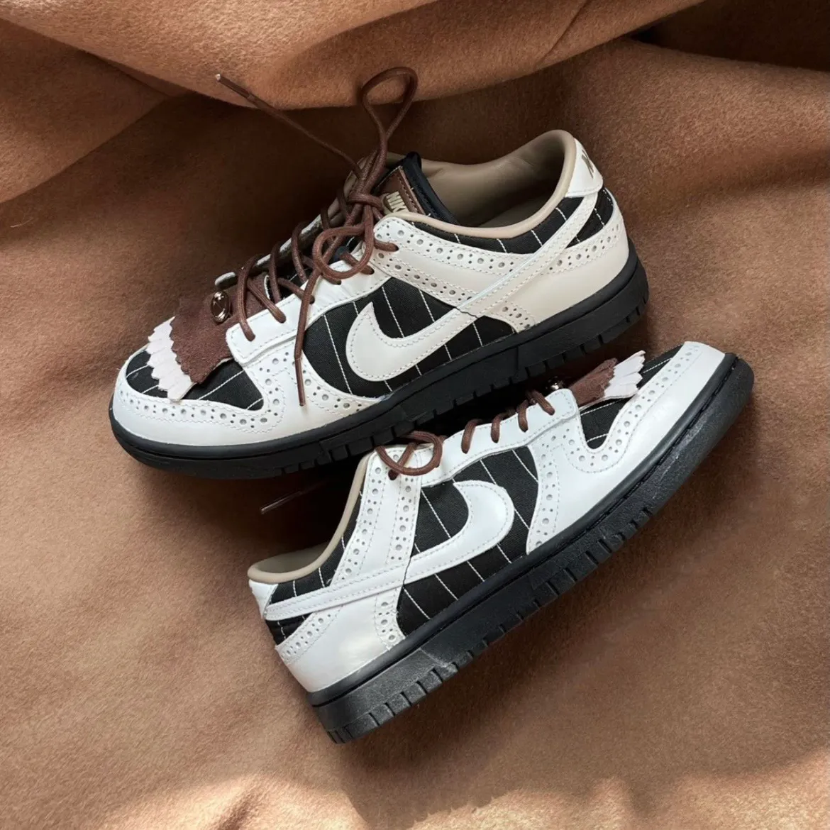 nike dunk low lx brogue pinstrape fv3642-010