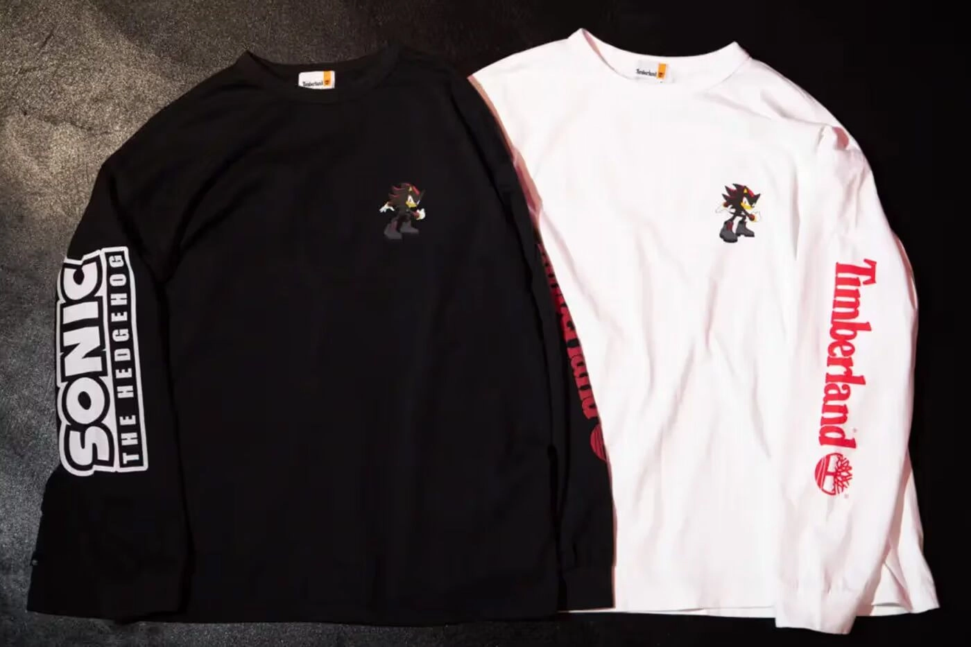T-shirts Timberland x Sonic à manches longues noir et blanc avec logos sur fond noir