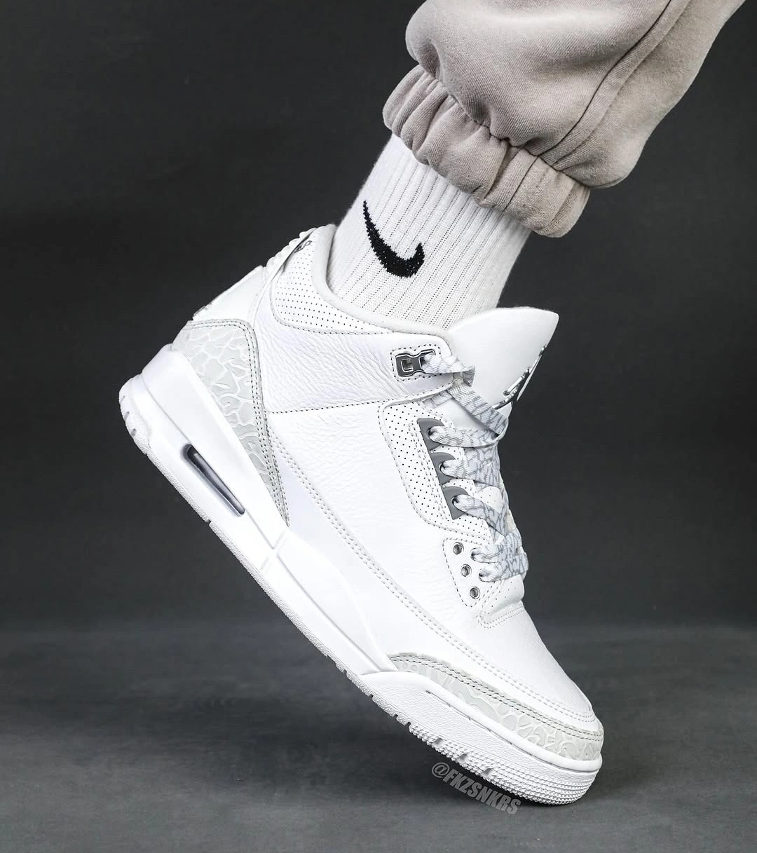 Air Jordan 3 Pure Money CT8532-111