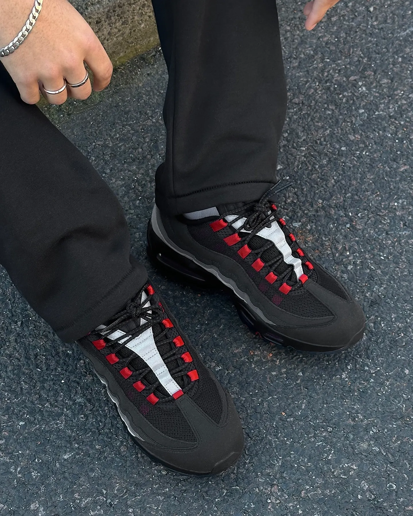 FC Liverpool x Nike Air Max 95 Liverpool FC HM4830-001