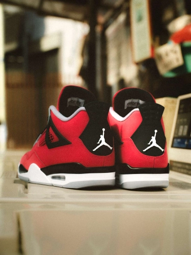 date-de-sortie-de-la-air-jordan 4-toro-bravo-« fire-red-and-black »-fq8138-600