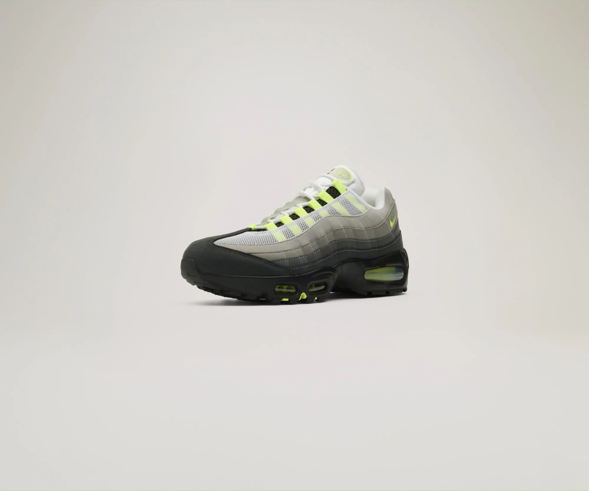 snkrs showcase air max 95 neon 2025
