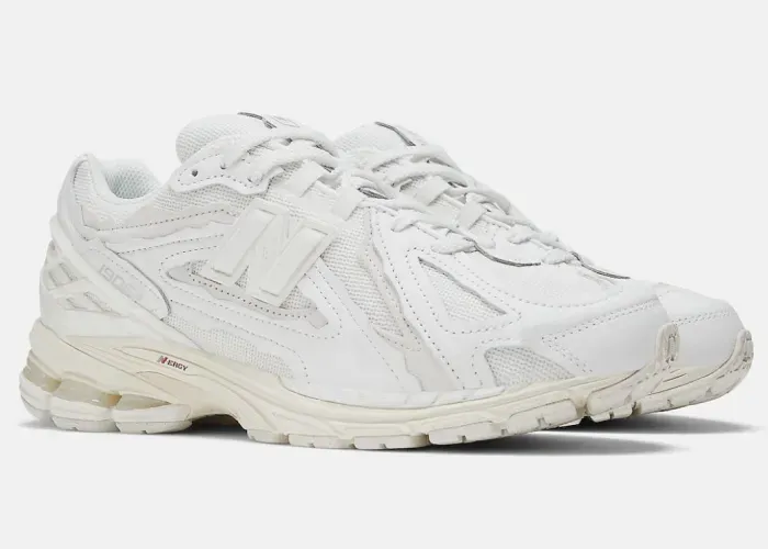 new-balance-1906r-protection-pack-white-leather-m1906de 01.webp