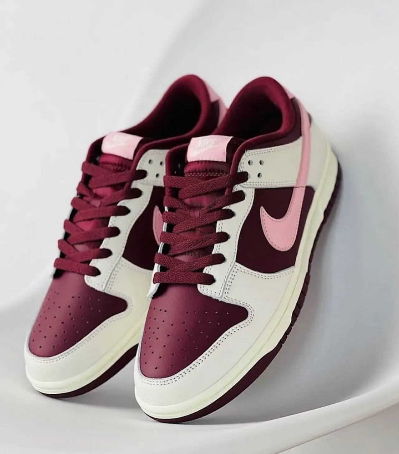nike dunk low valentine's day 2023