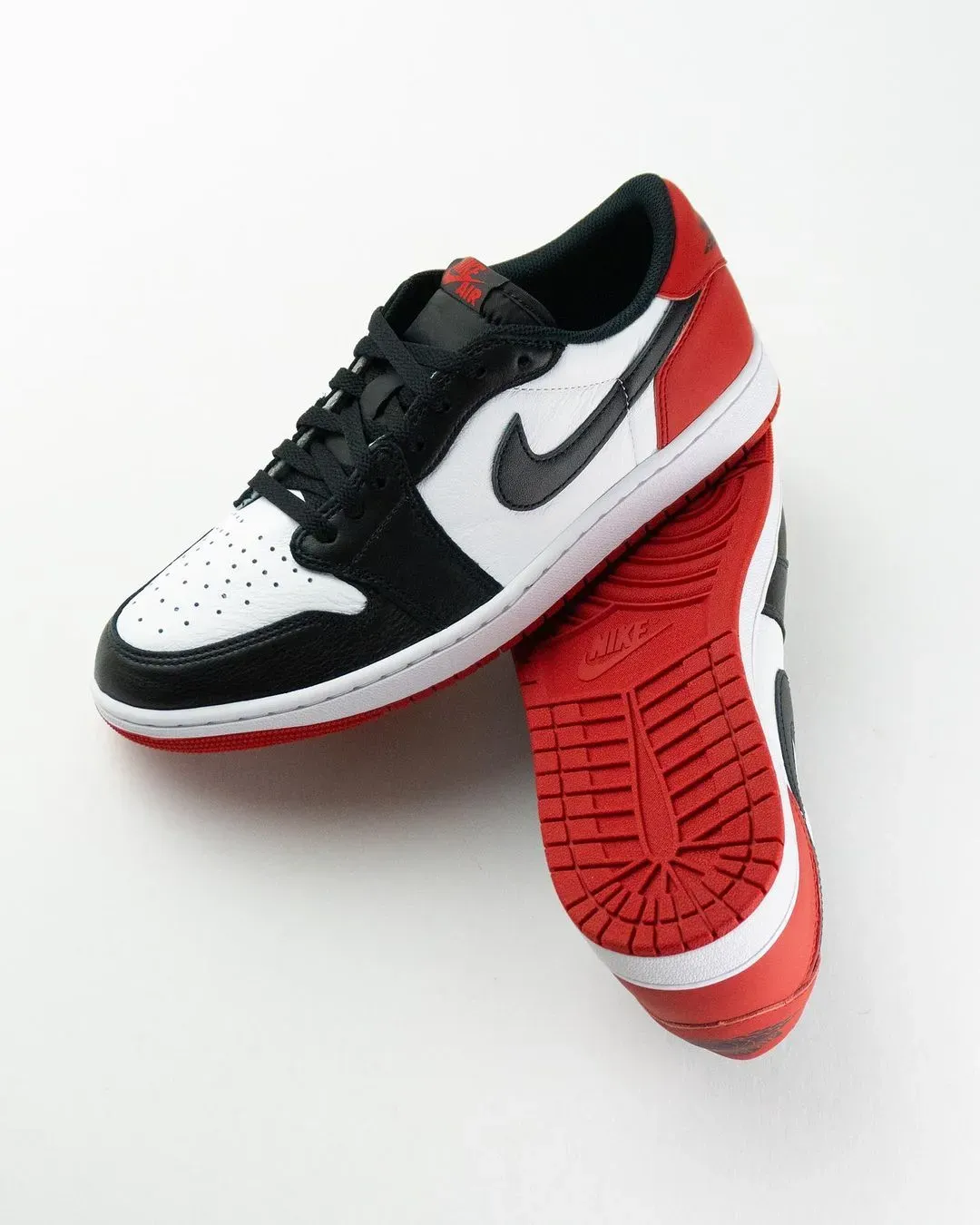 air jordan 1 low black toe