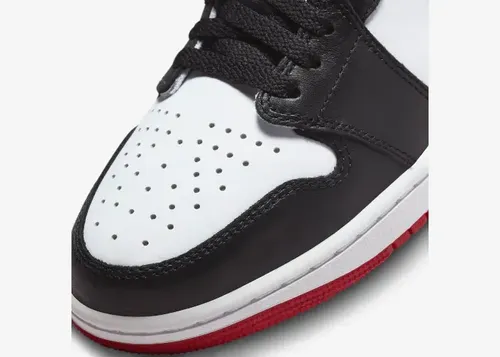Air-Jordan-1-Low-OG-Black-Toe-CZ0790-106 07.webp
