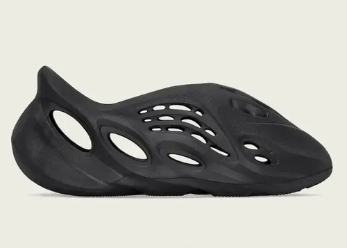 adidas-yeezy-foam-runner-onyx-hp8739 1.webp