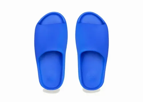 adidas-yeezy-slide-azure 2.webp