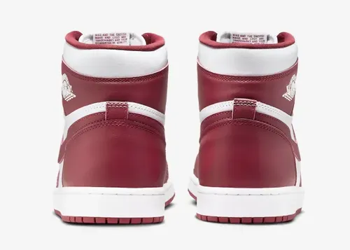 air-jordan-1-high-og-team-red-dz5485-160 05.webp